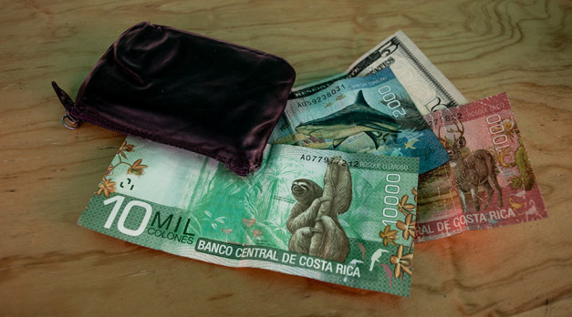 Dinero en Costa Rica