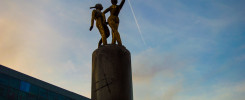 Escultura de los bailarines en Hermannplatz